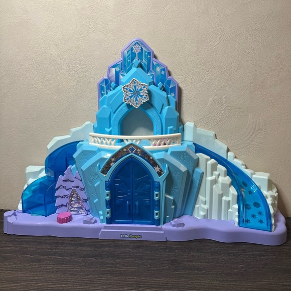 Disney Other - Fisher Price Little People Disney Frozen Elsa’s Ice Palace musical playset ❄️
